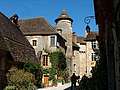 Carennac (46) : Cour du prieuré