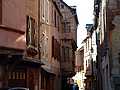 Marcillac-Vallon (12) : Maisons couleur pourpre