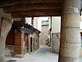 Monestiès (81) : Arcades place de la mairie