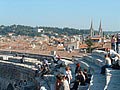Nimes (30) Vue sur les toits et sur l'eglise St- Baudille
